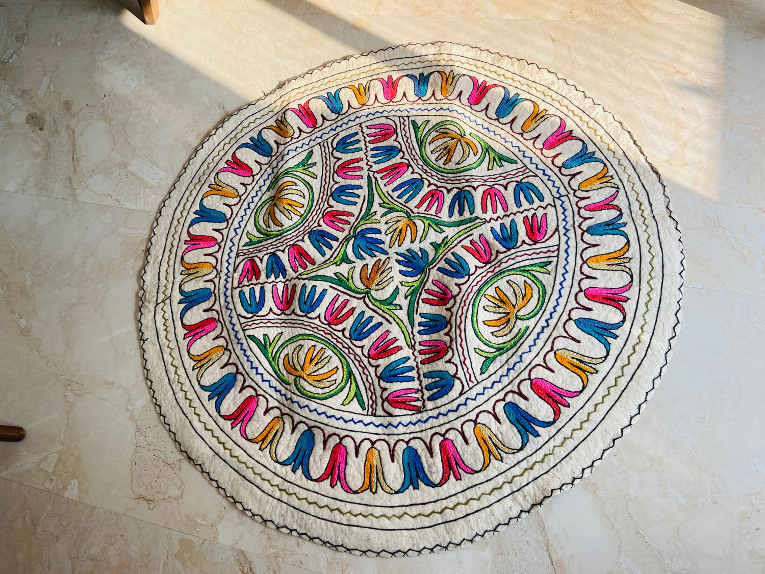 Round Rug -Tarang Harmony