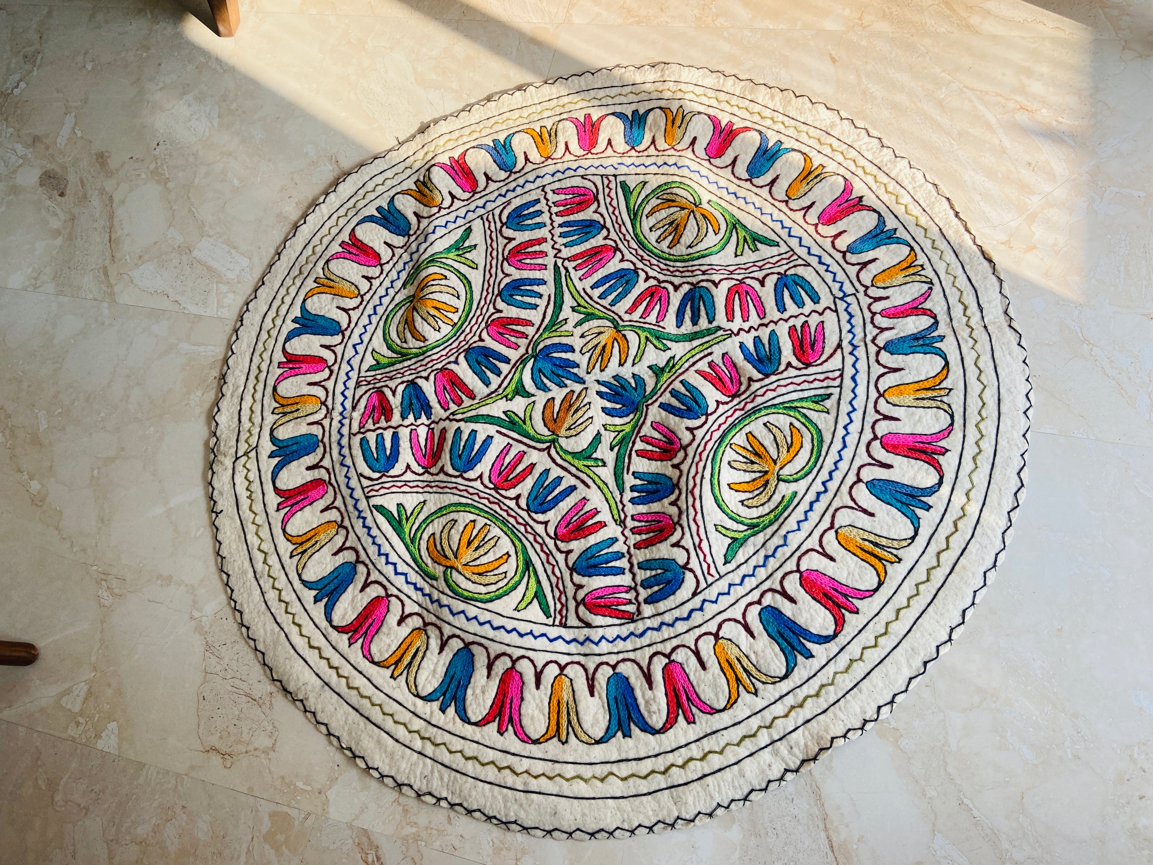 Round Rug -Tarang Harmony